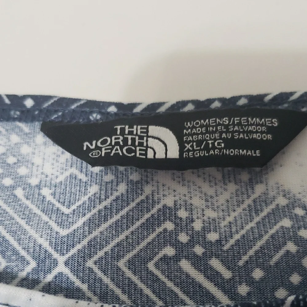 The North Face Pink, Black, Blue And Blue Spacedye T-Shirt‎ - Picture 10 of 14